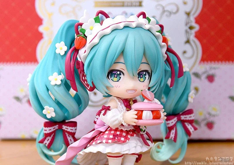 10cm #1939 Hatsune Miku Anime Figure 15th Anniversary Strawberry Miku Action Figure #1940 PVC Collection Model Doll Toys Gift