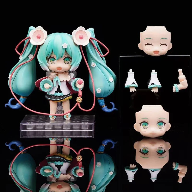 10cm #1939 Hatsune Miku Anime Figure 15th Anniversary Strawberry Miku Action Figure #1940 PVC Collection Model Doll Toys Gift