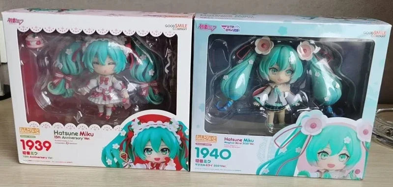 10cm #1939 Hatsune Miku Anime Figure 15th Anniversary Strawberry Miku Action Figure #1940 PVC Collection Model Doll Toys Gift